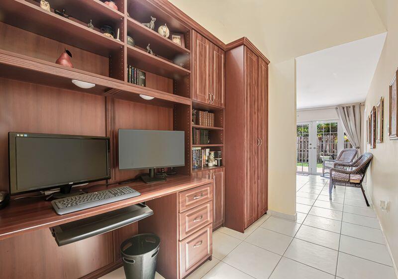 COUNTRY SEC 2 - Residential