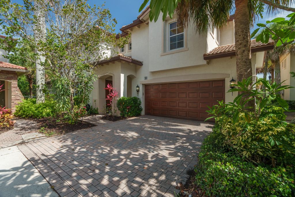 Photo of 613 Moondancer Court Ct, Palm Beach Gardens, FL 33410 (MLS # R10807768)
