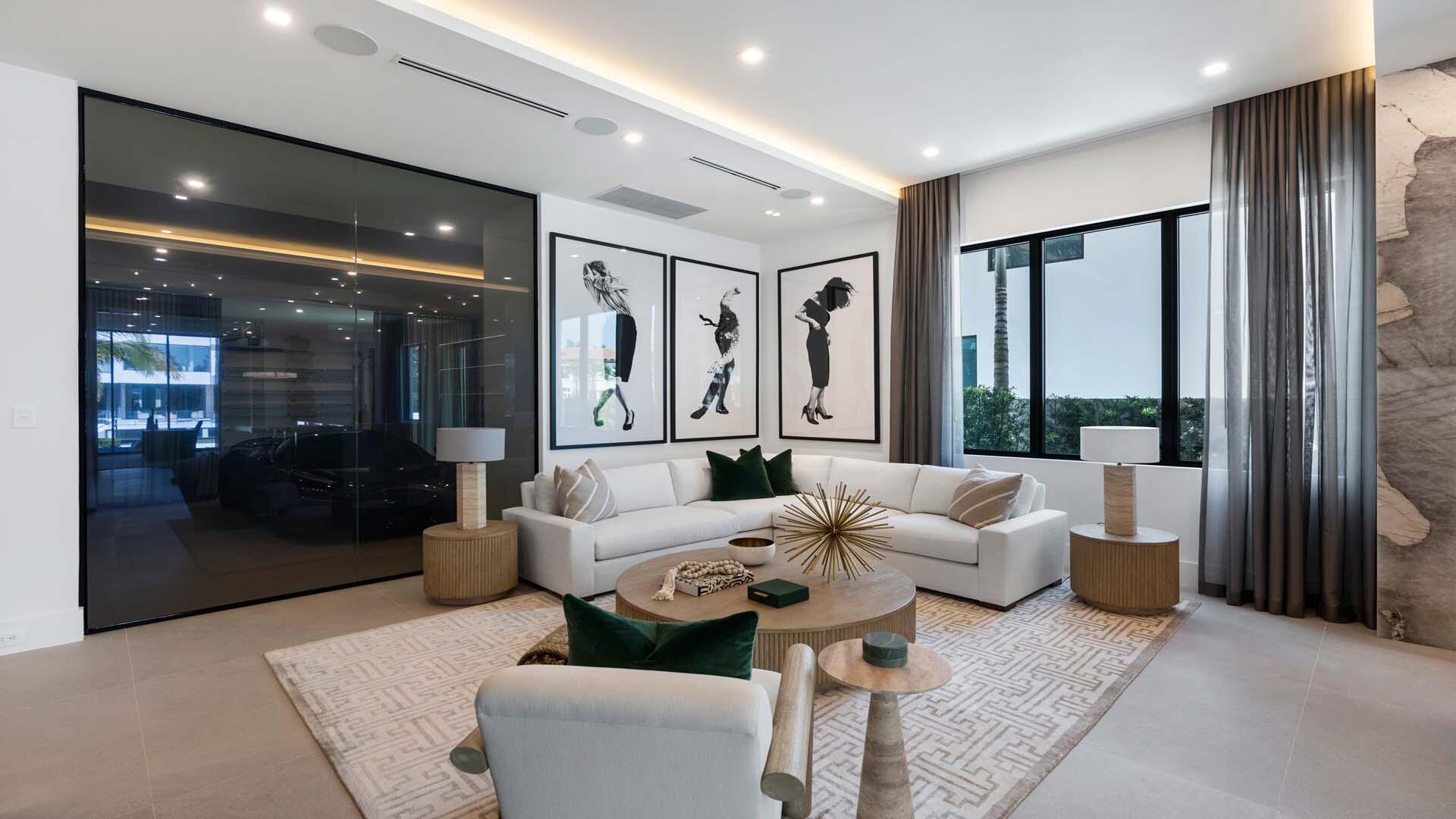 ROYAL PALM YACHT & COUNTRY CLUB - Residential