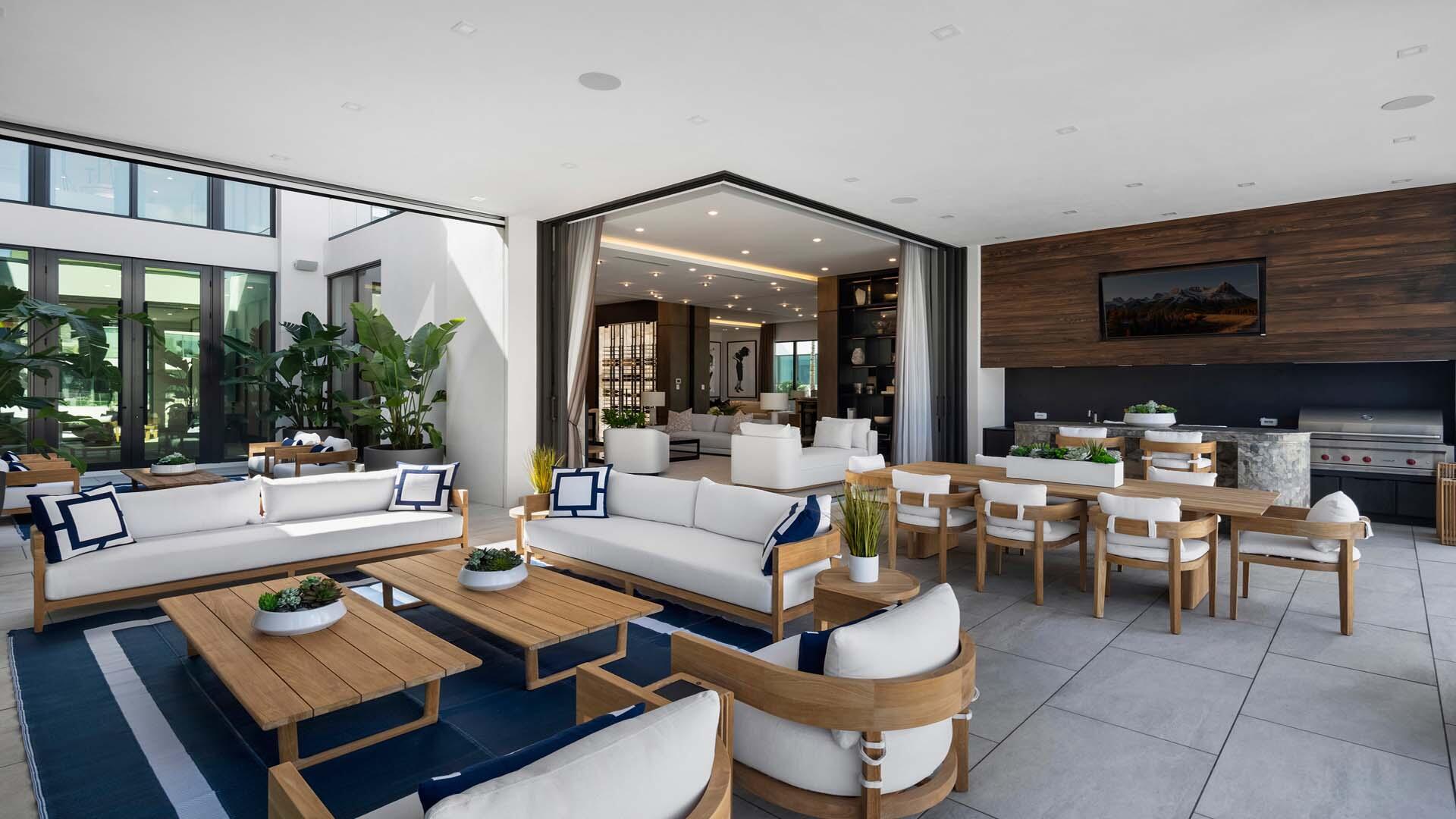 ROYAL PALM YACHT & COUNTRY CLUB - Residential