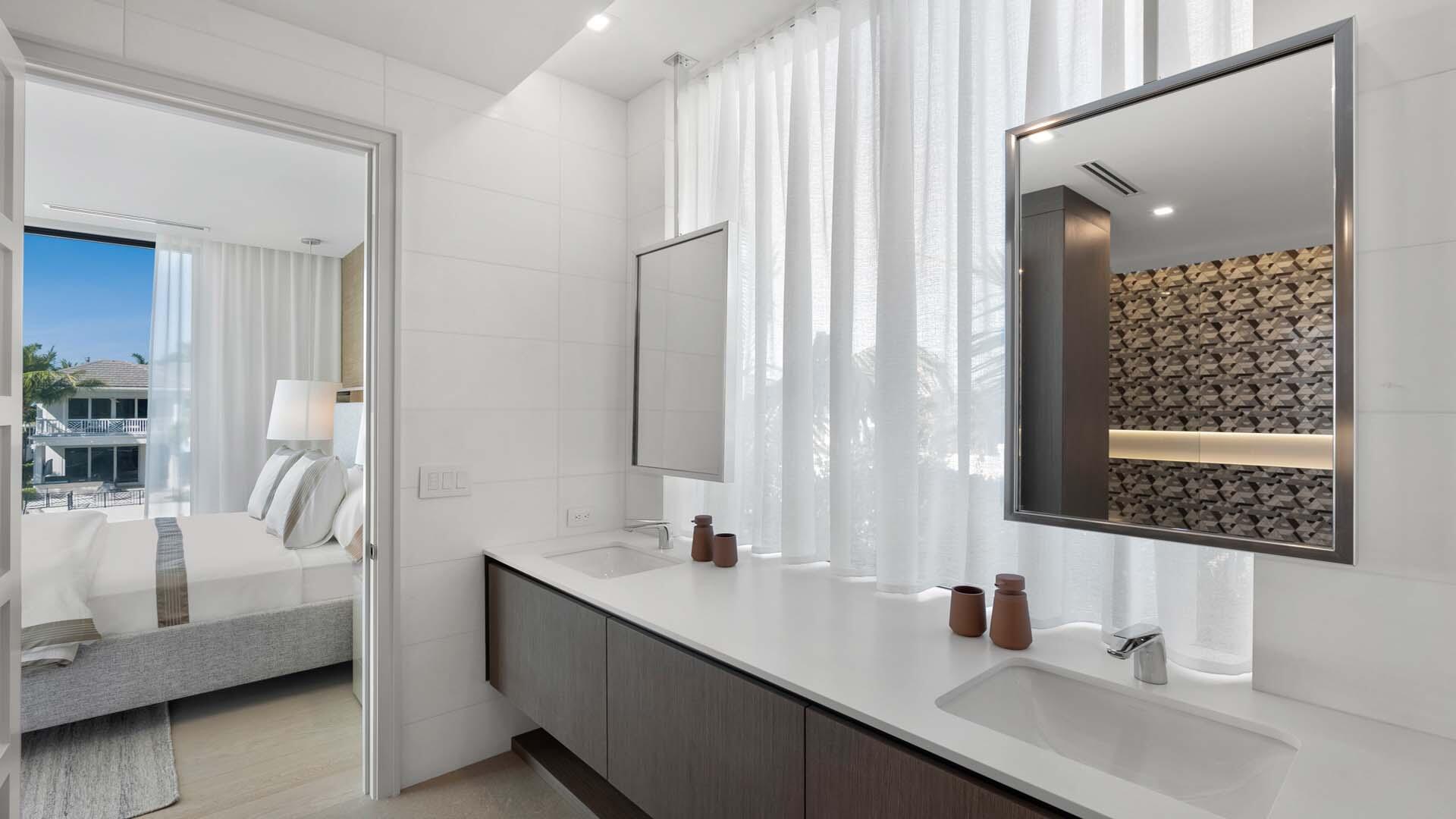 ROYAL PALM YACHT & COUNTRY CLUB - Residential