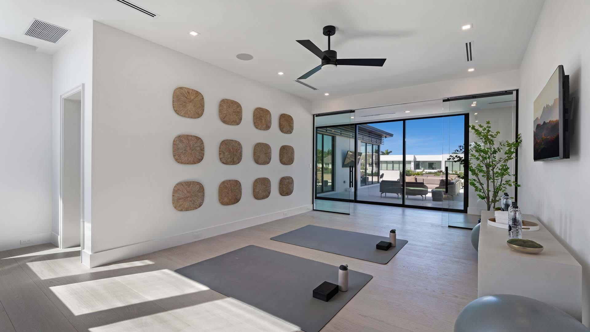 ROYAL PALM YACHT & COUNTR - Residential