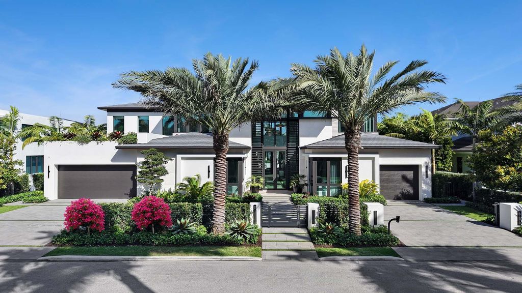 Photo of 207 W Coconut Palm Road, Boca Raton, FL 33432 (MLS # R11126258)