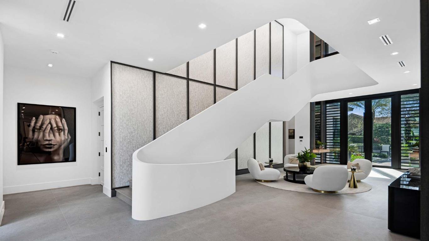 207 W Coconut Palm Road