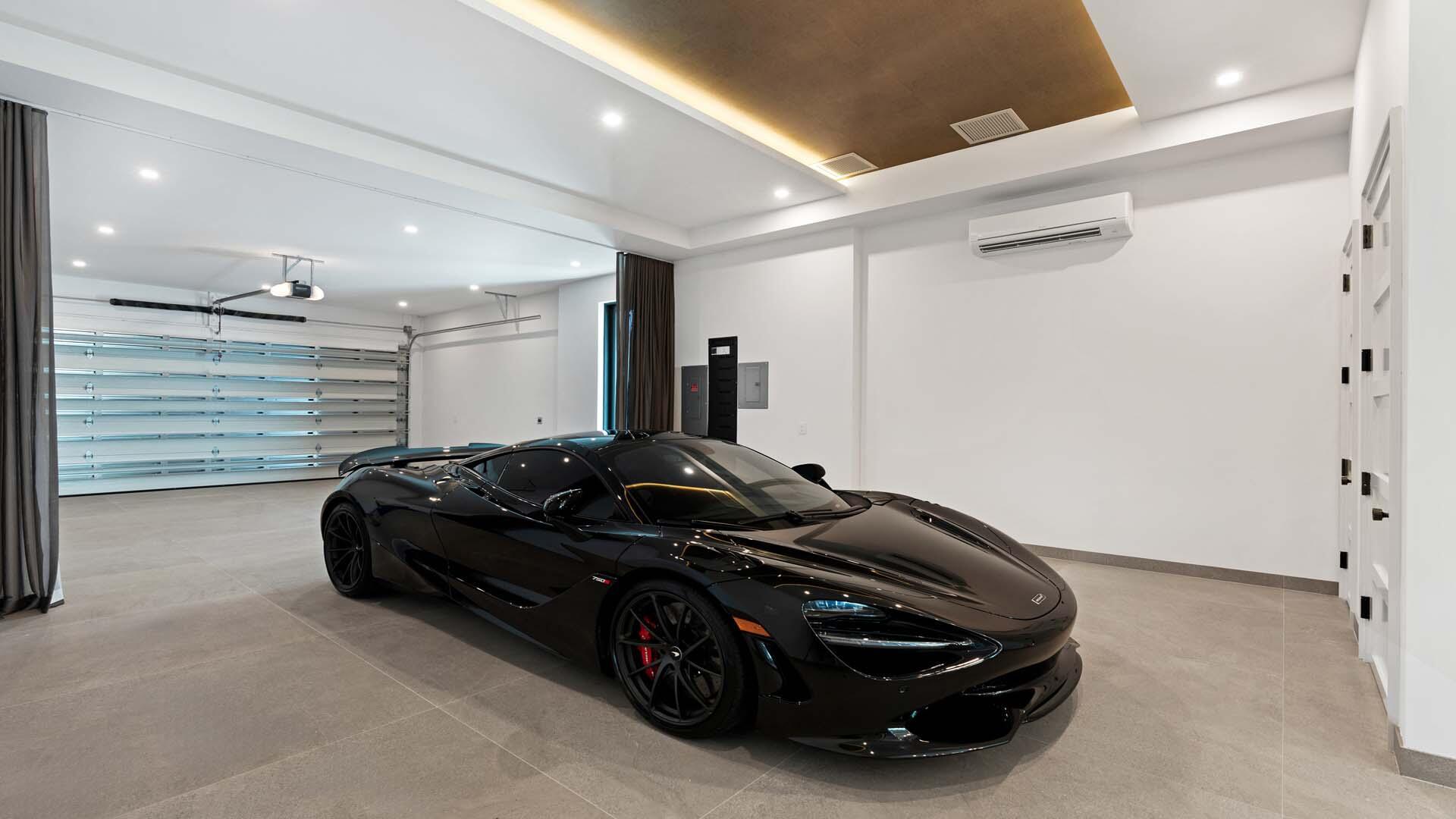 ROYAL PALM YACHT & COUNTR - Residential