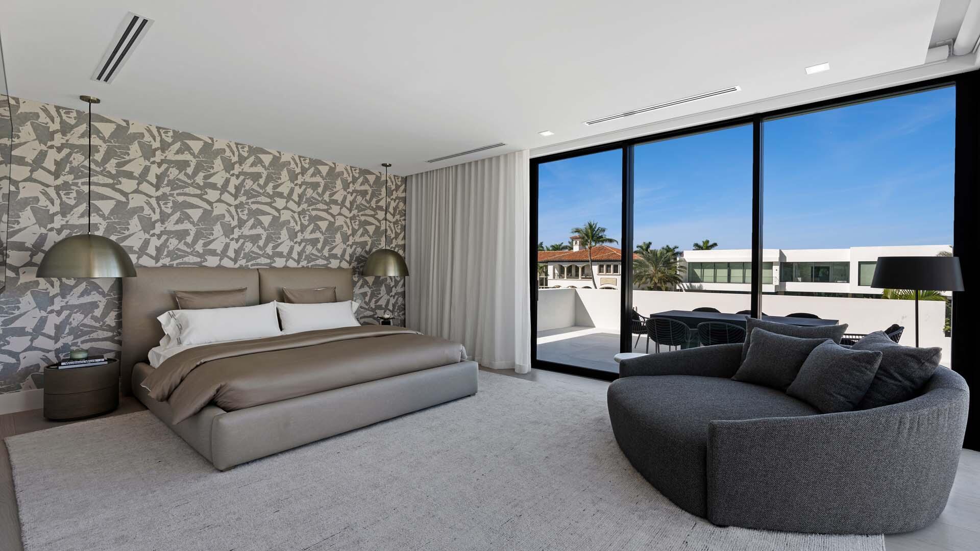 ROYAL PALM YACHT & COUNTRY CLUB - Residential