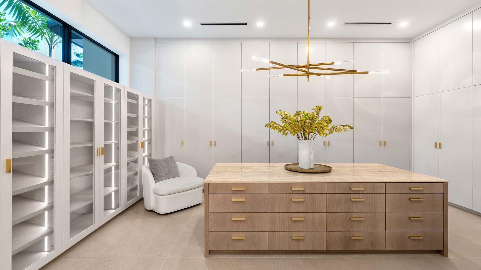 ROYAL PALM YACHT & COUNTR - Residential