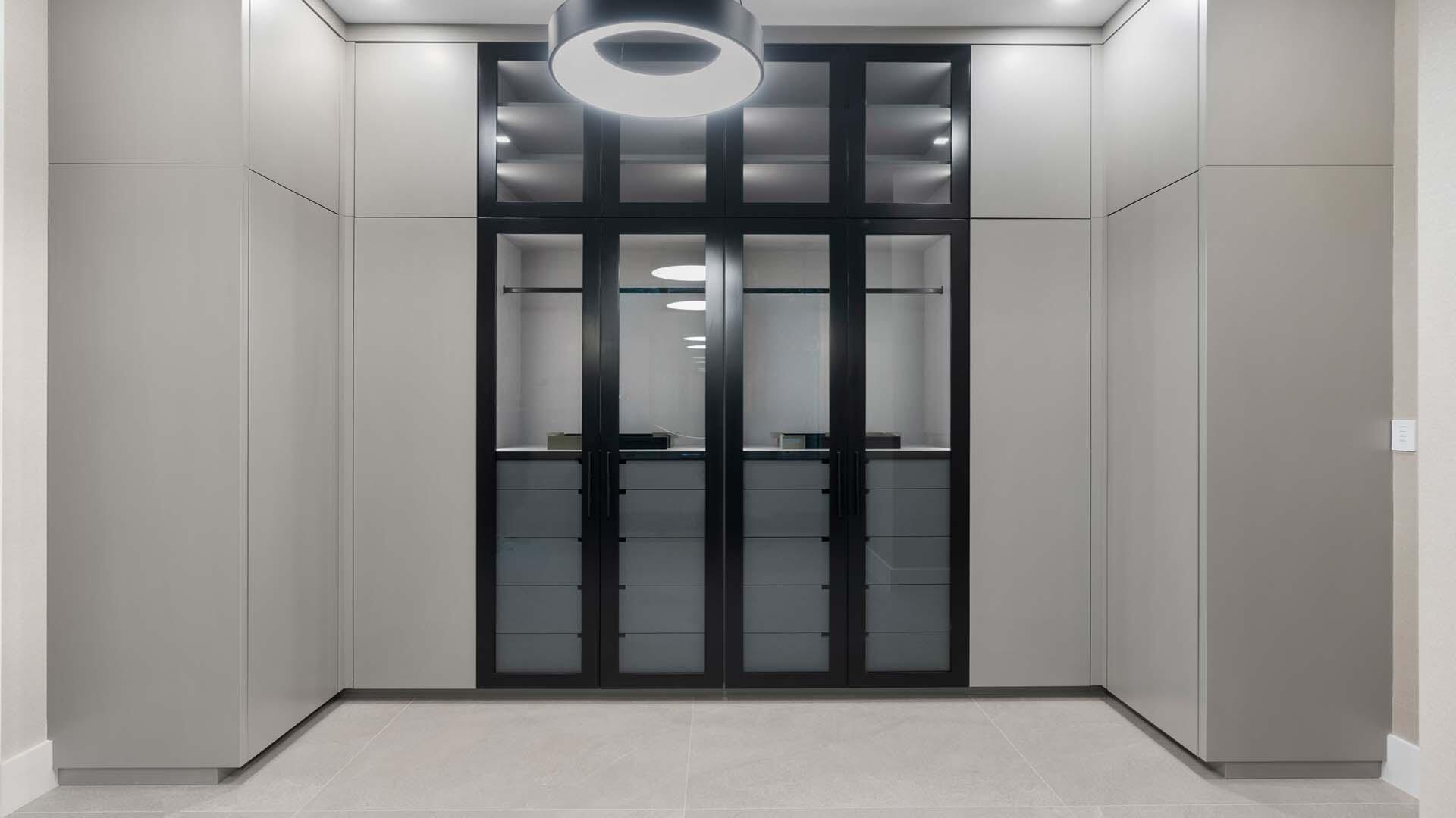 ROYAL PALM YACHT & COUNTR - Residential