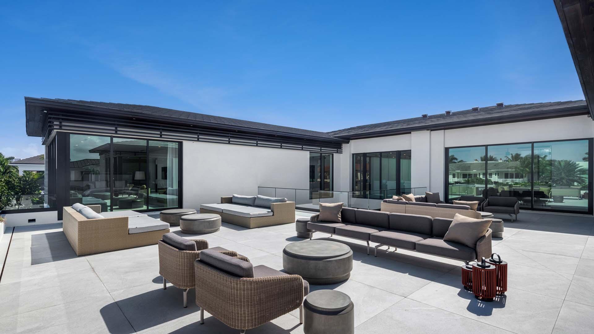 ROYAL PALM YACHT & COUNTRY CLUB - Residential