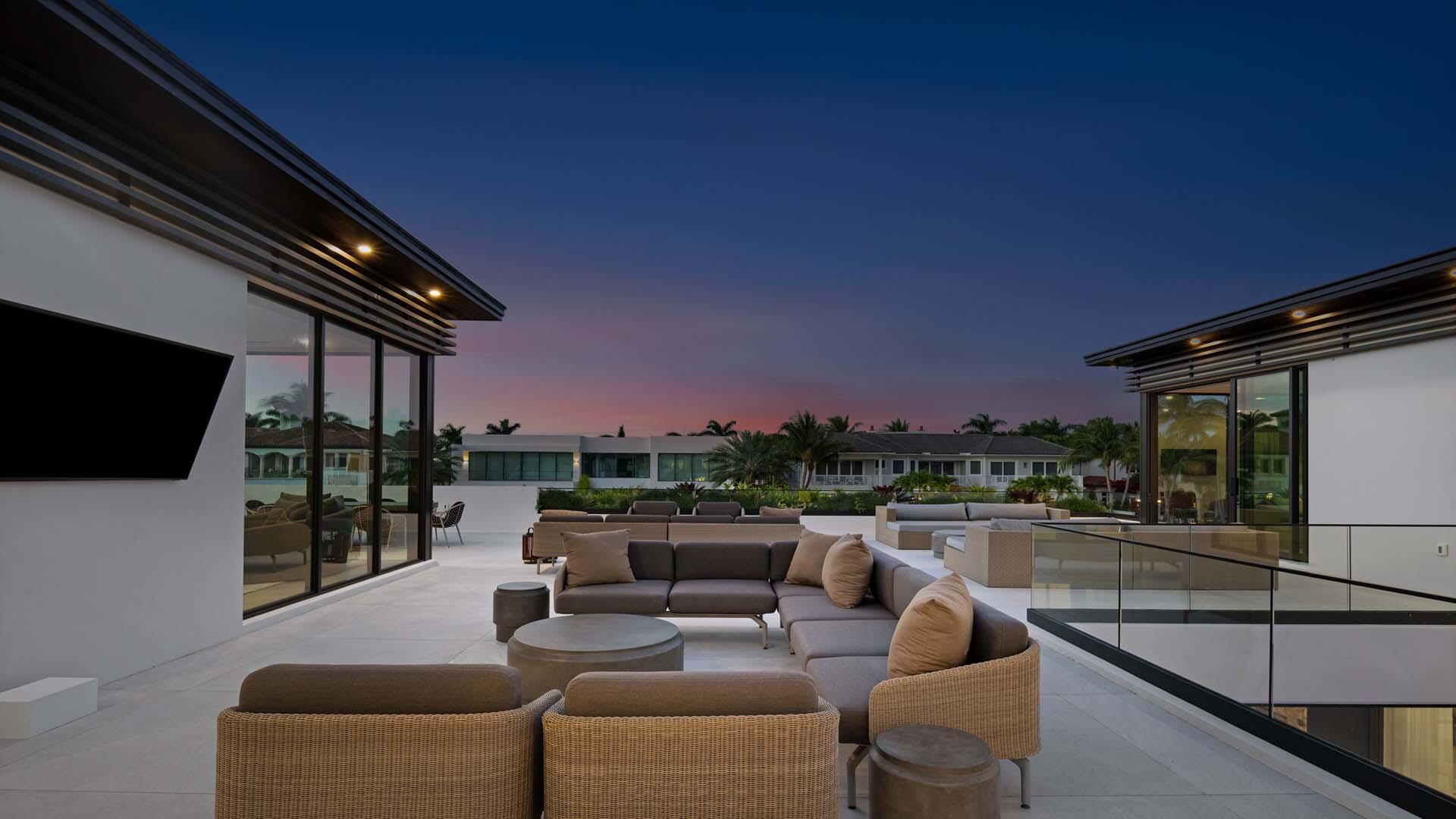 ROYAL PALM YACHT & COUNTRY CLUB - Residential