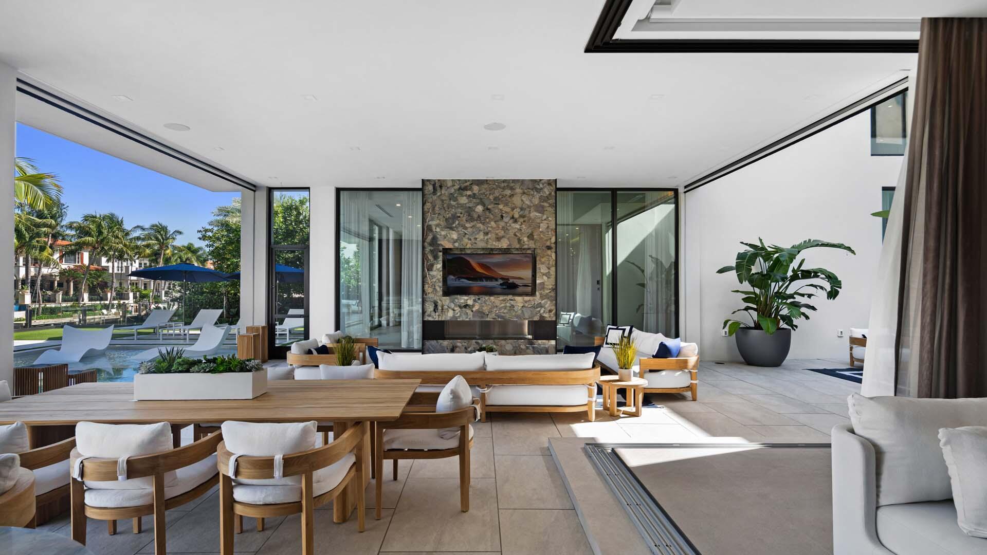 ROYAL PALM YACHT & COUNTR - Residential