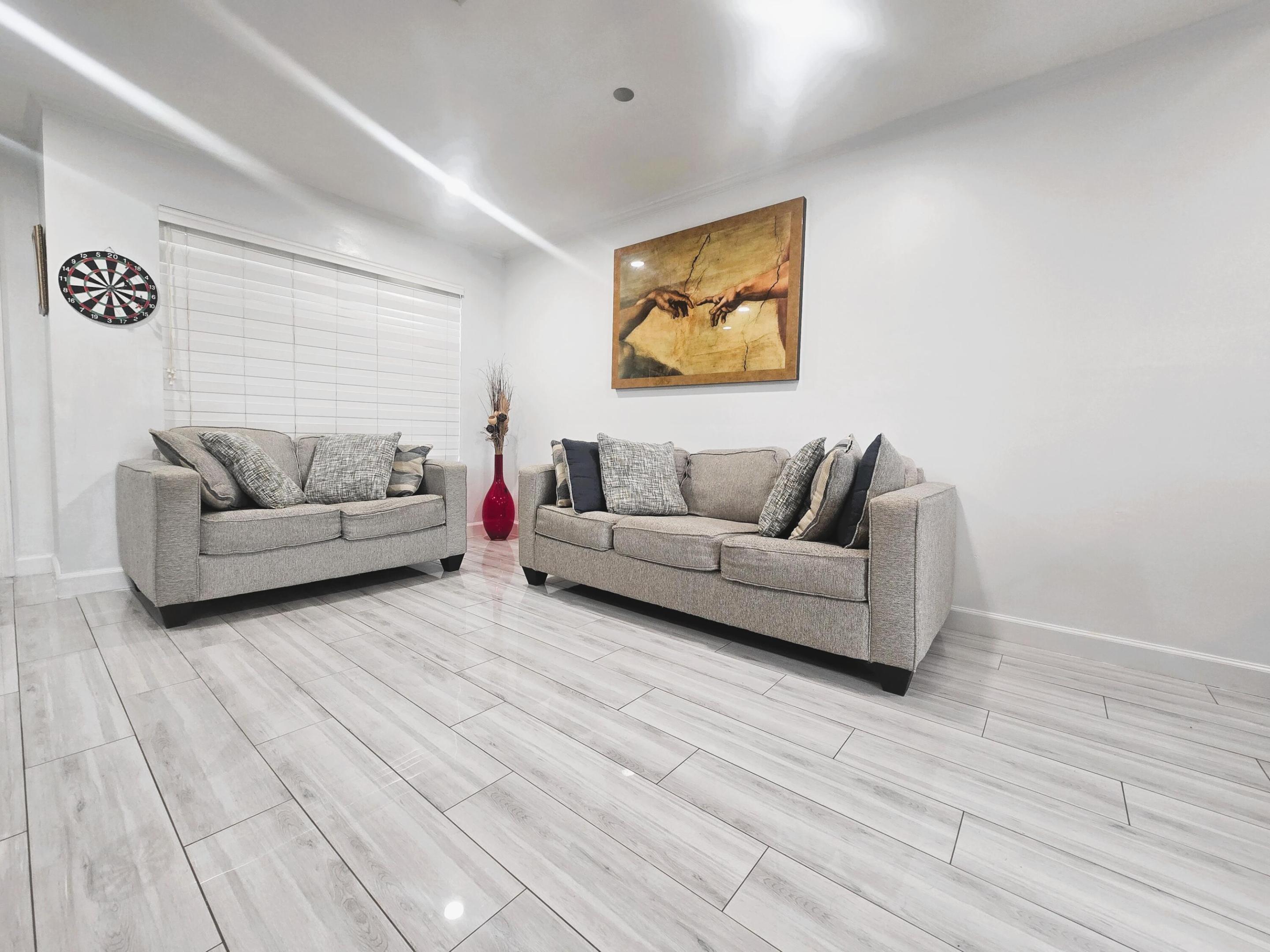 5885 Northpointe Lane