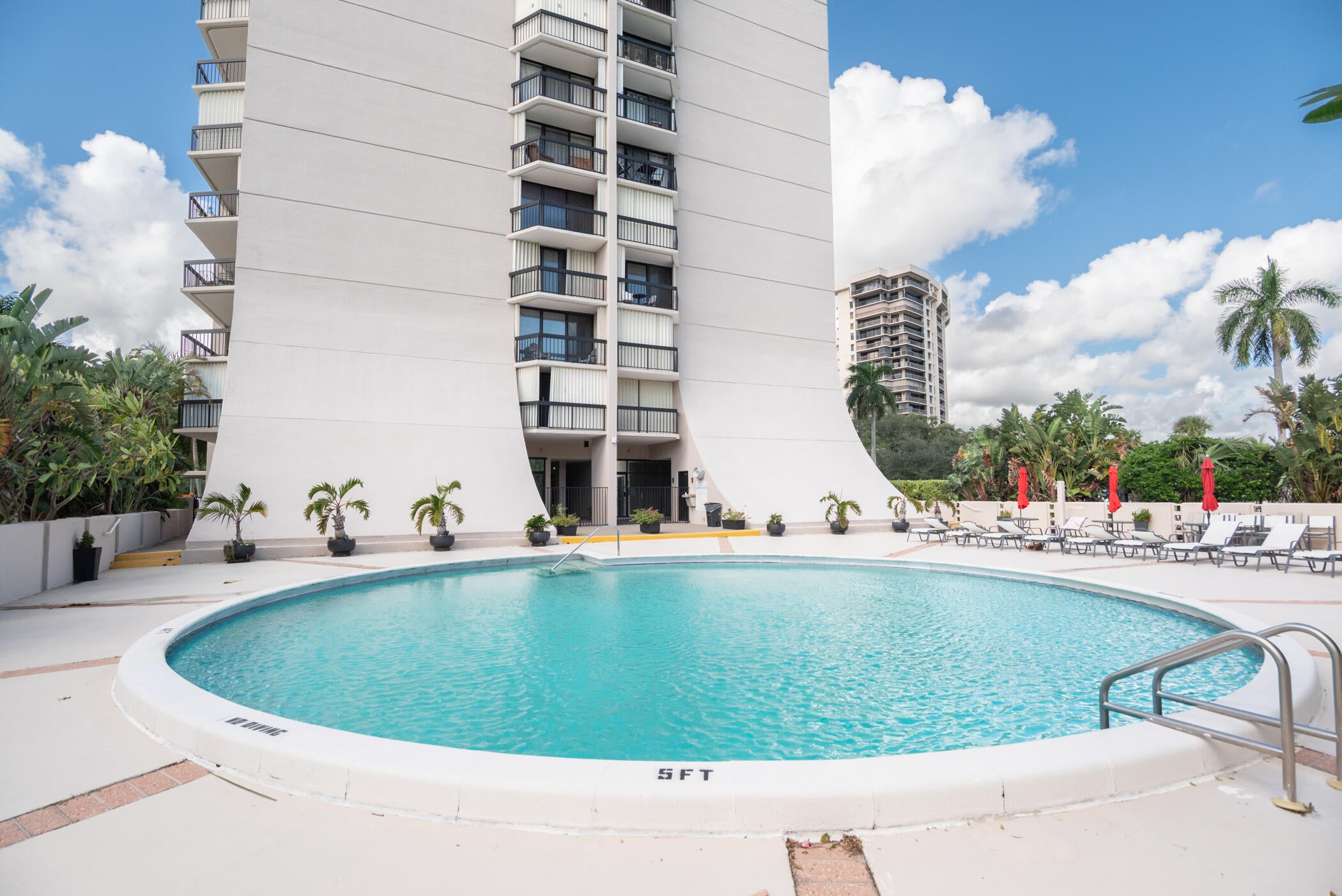 2425 PRESIDENTIAL Way 201