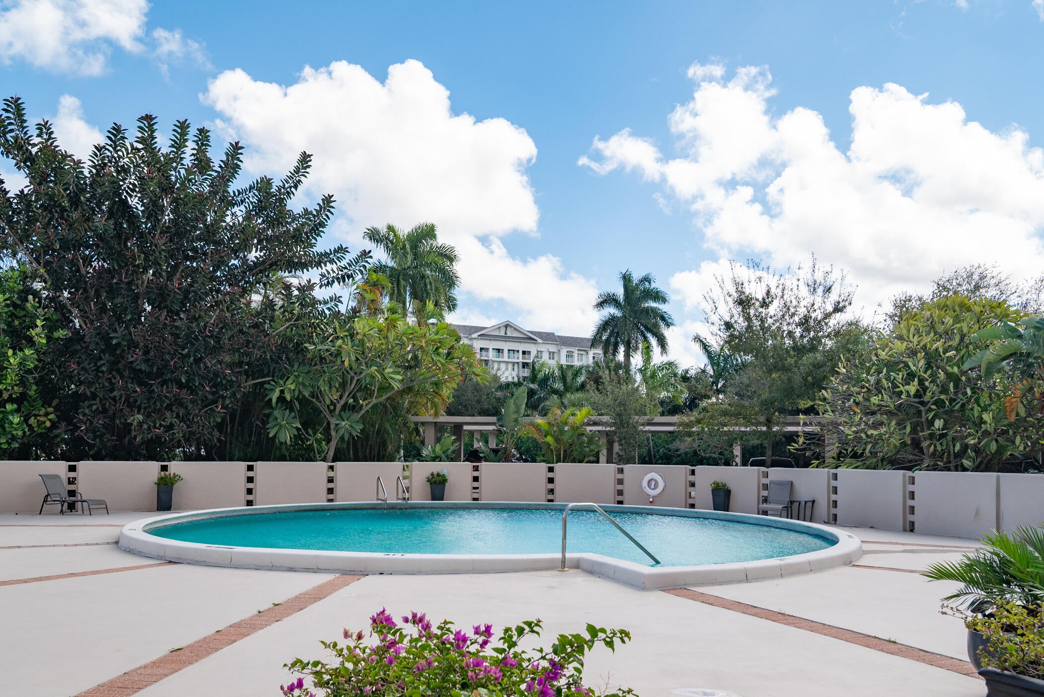 2425 PRESIDENTIAL Way 201