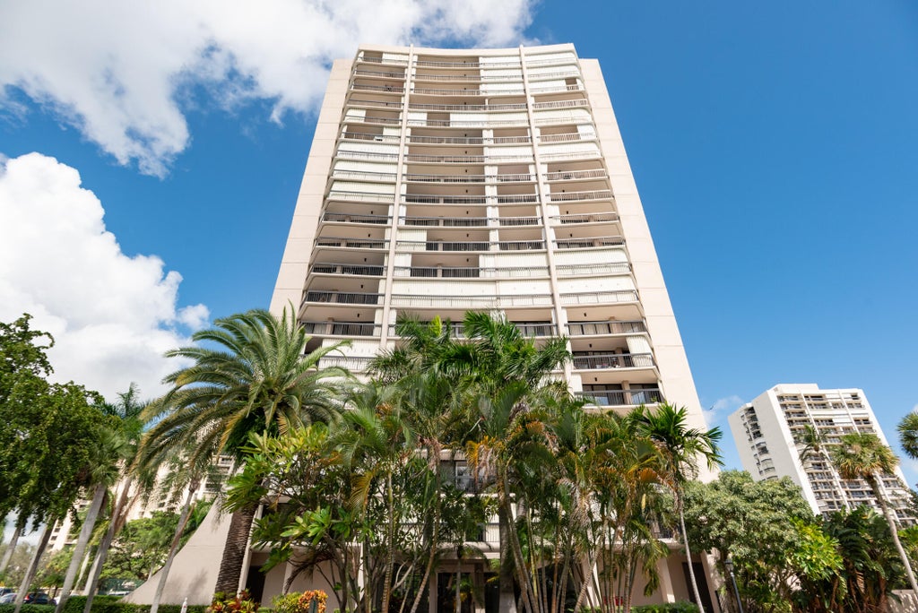 Photo of 2425 PRESIDENTIAL Way #201, West Palm Beach, FL 33401 (MLS # B26094074)
