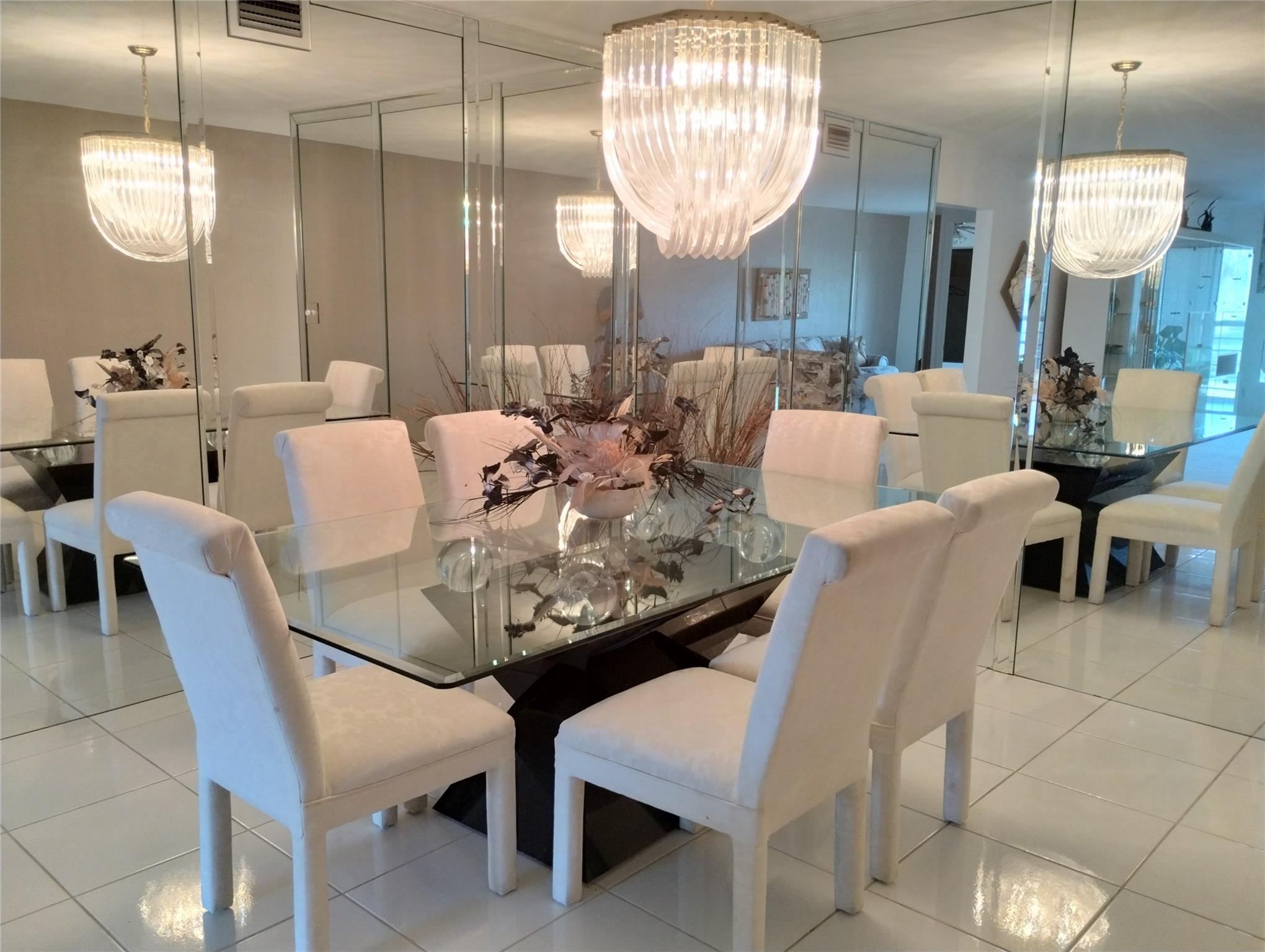 2901 Victoria Cir M3