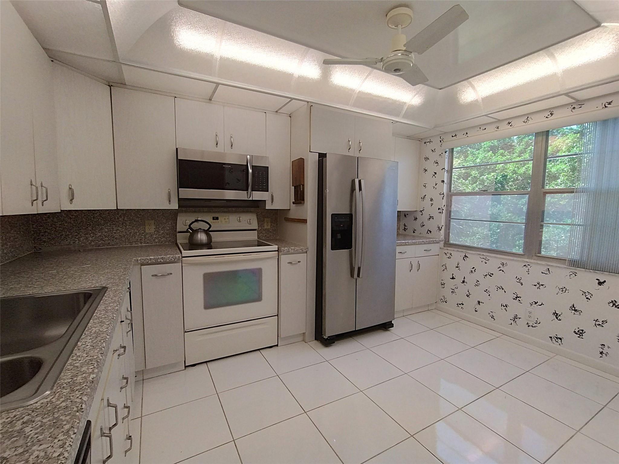 2901 Victoria Cir M3