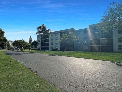 A home in Oakland Park