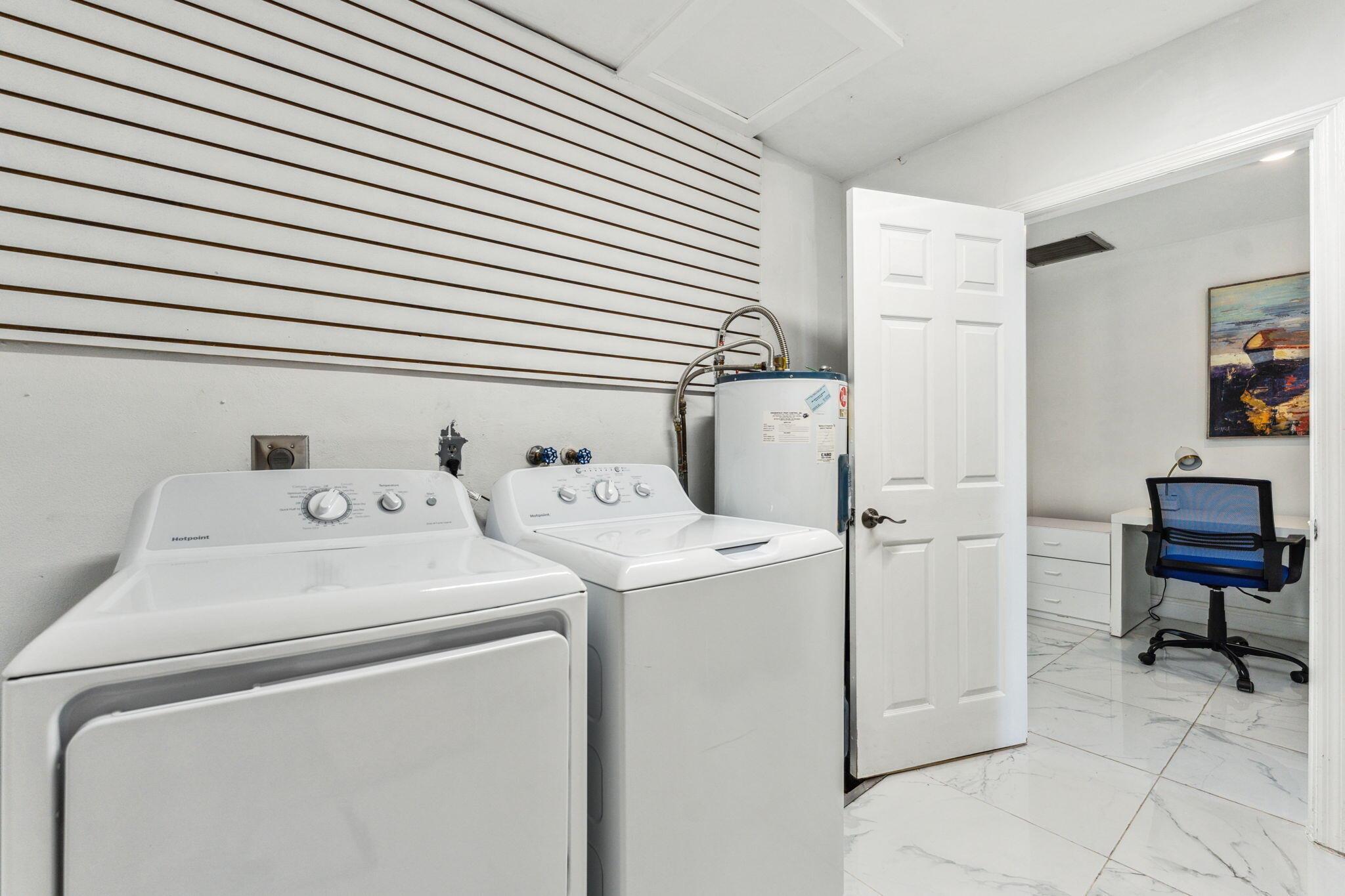 COUNTRY CLUB HOMES - Residential