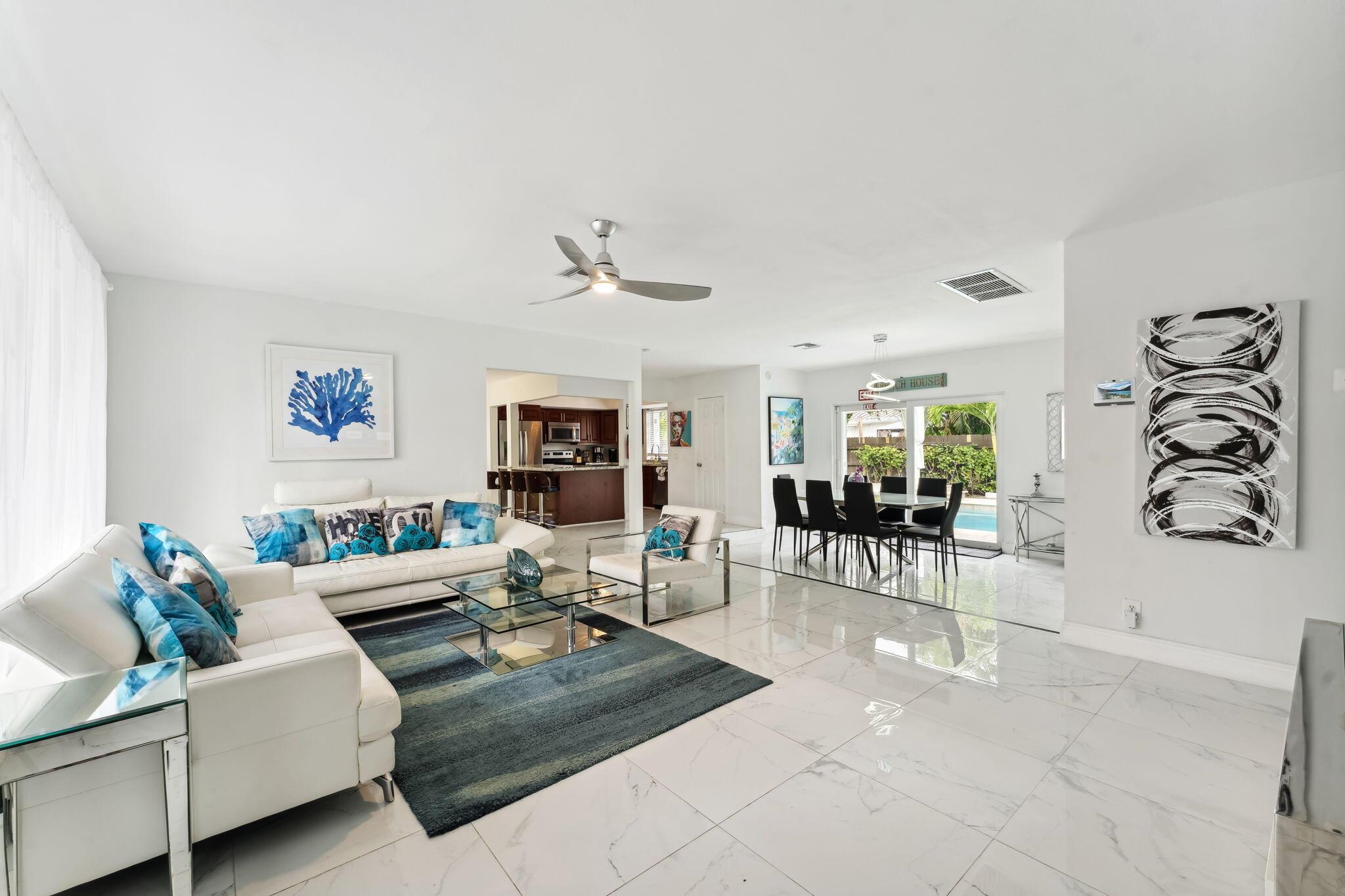 COUNTRY CLUB HOMES - Residential
