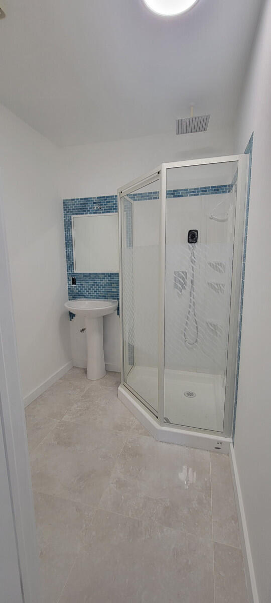 SWEETWATER VILLAS WEST CONDO #4 - Residential