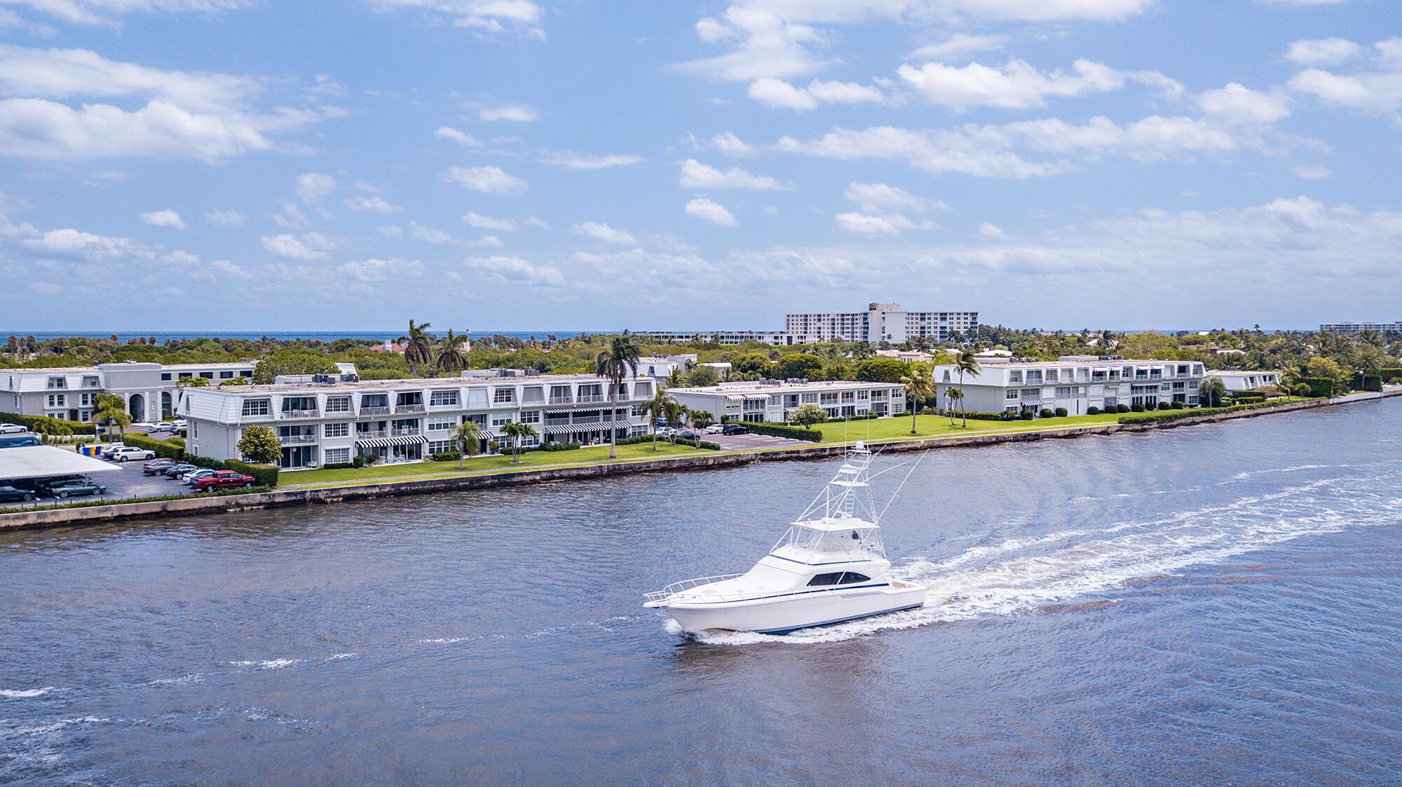 CHATEAU CHEVERNY IBIS ISL - Residential