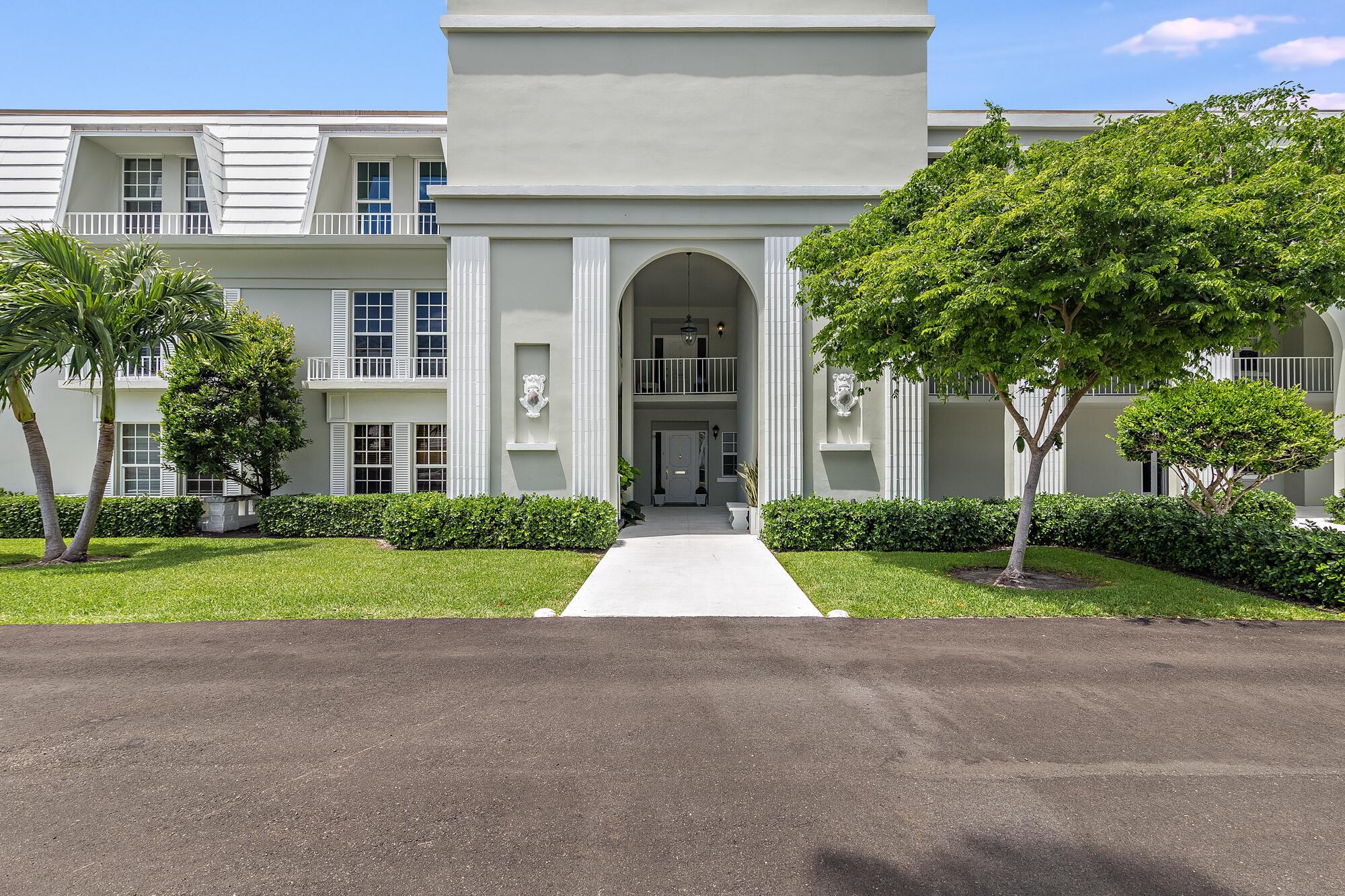 CHATEAU CHEVERNY IBIS ISL - Residential