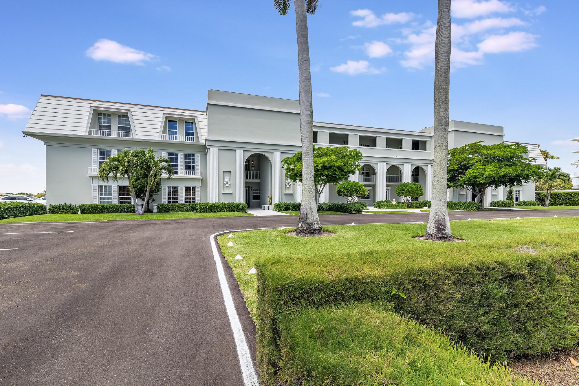 CHATEAU CHEVERNY IBIS ISL - Residential