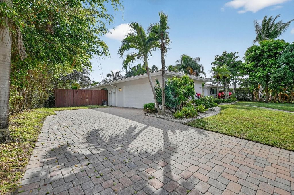 Photo of 100 SW 8th Avenue, Boca Raton, FL 33486 (MLS # F10546845)
