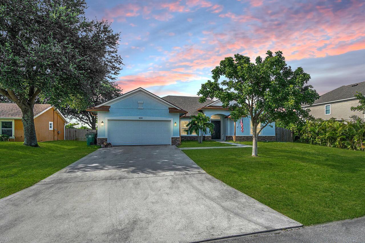 PORT ST LUCIE SECTION 33 - Residential