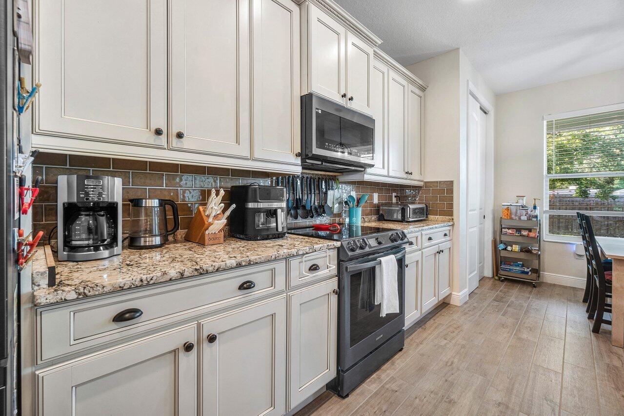 PORT ST LUCIE SECTION 33 - Residential