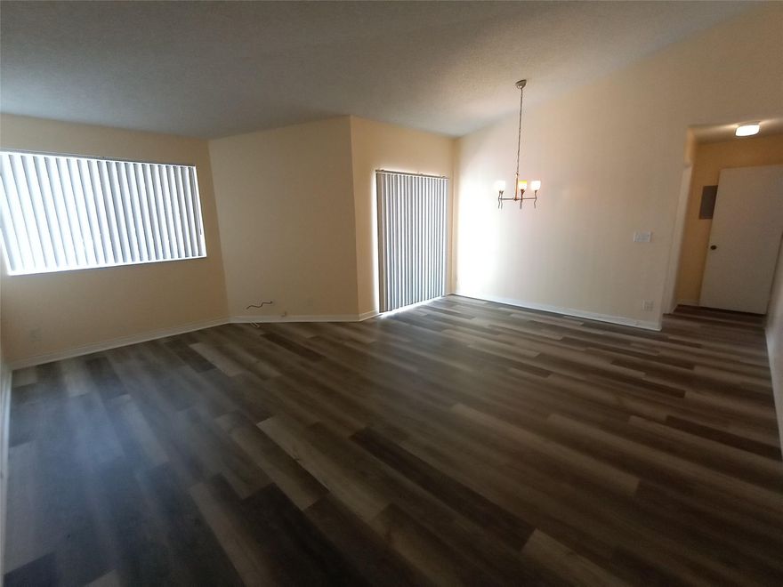 Nice 1/1 on 3rd FLR W/ Vaulted Ceilings & Walk-in Closet. Balcony W/ Storage Rm. Next to Magnolia Shopping Plaza. Resort Style Community. All Ages. Washer/ Dryer in Unit. Credit 650+