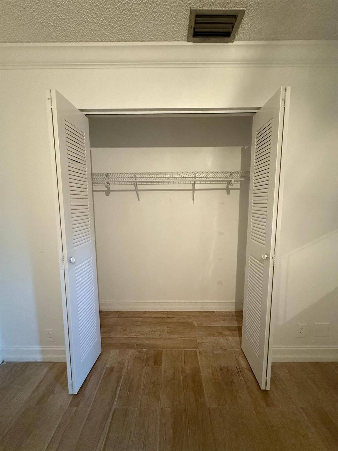 TIMBERWALK II SEC 4 - Residential Lease