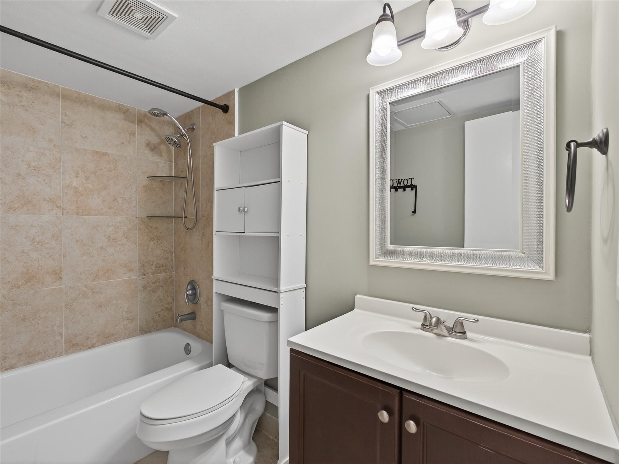 CORAL PINE CONDO 1 - Residential Lease