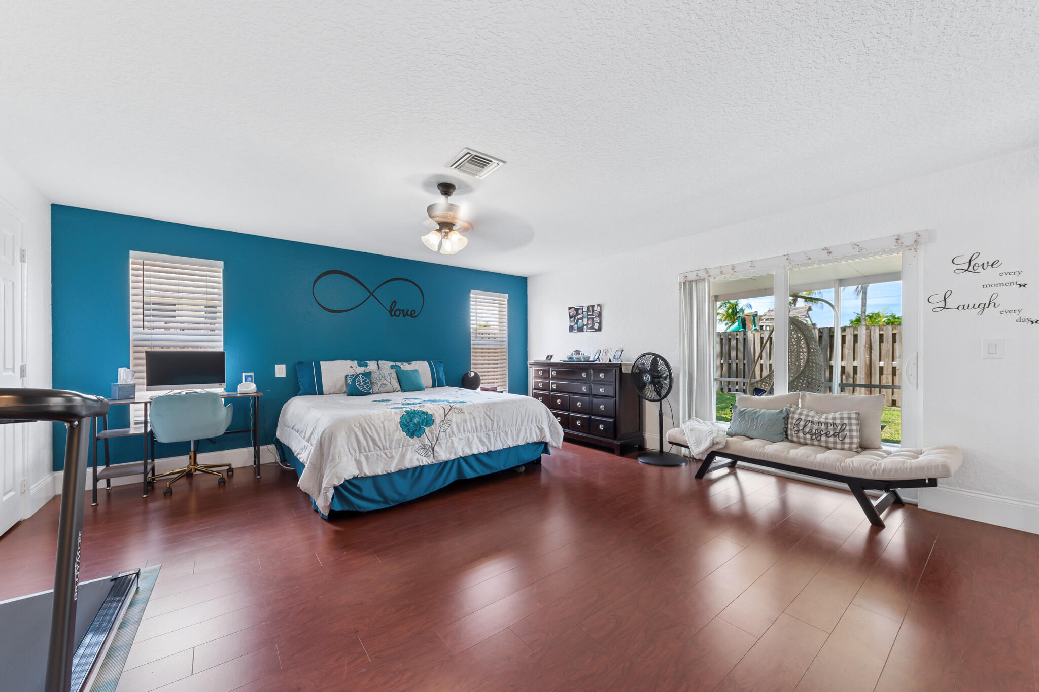 TROPICAL COUNTRY ESTATES - Residential