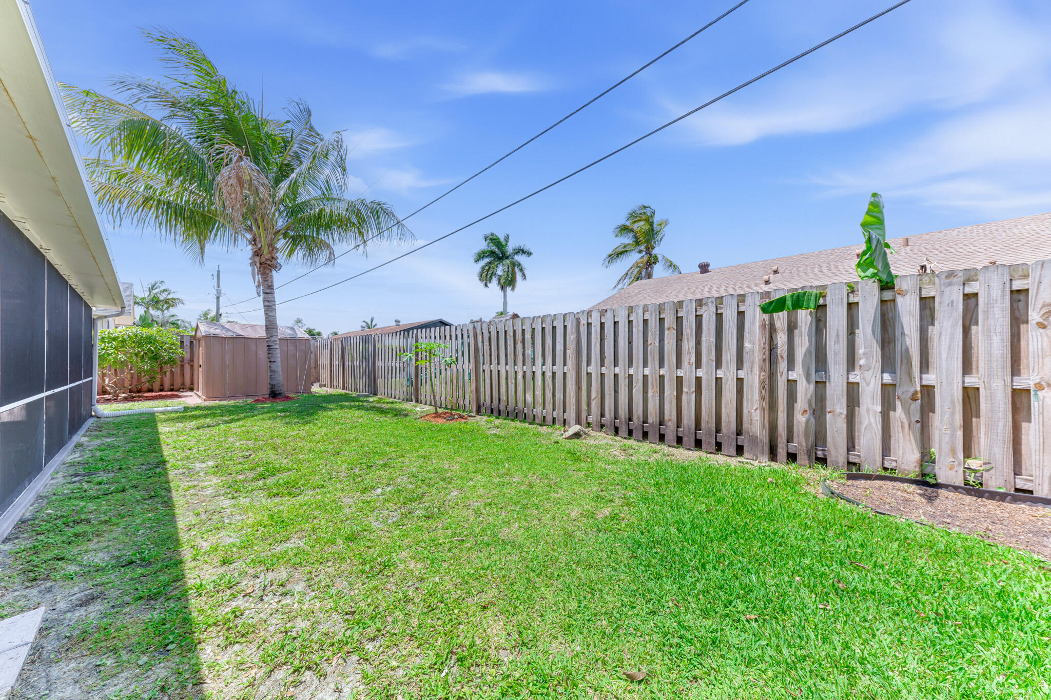 TROPICAL COUNTRY ESTATES - Residential