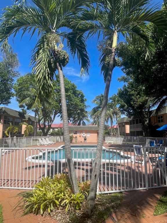COCO CAY CONDO - Residential