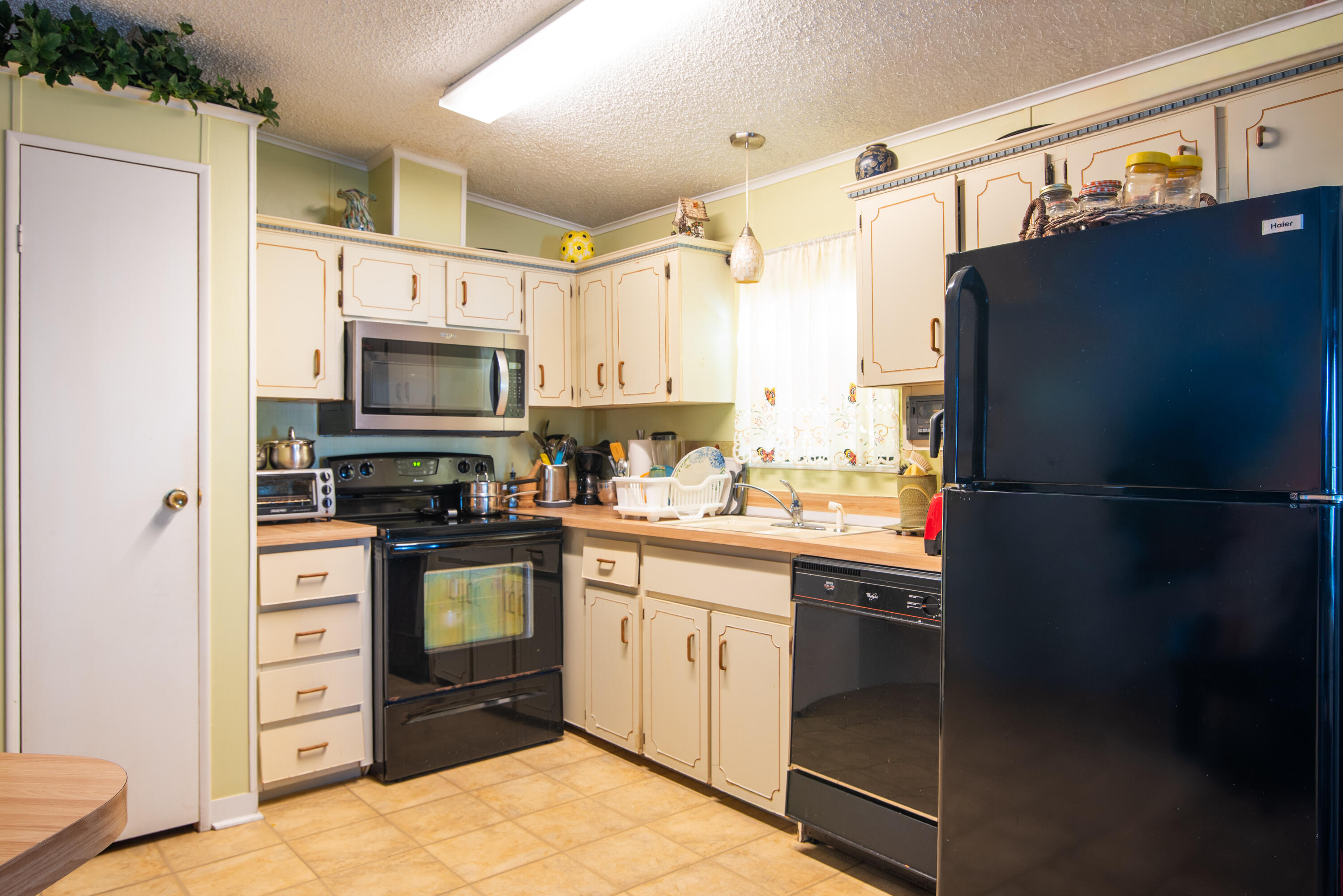 Spanish Lakes - Residential Lease