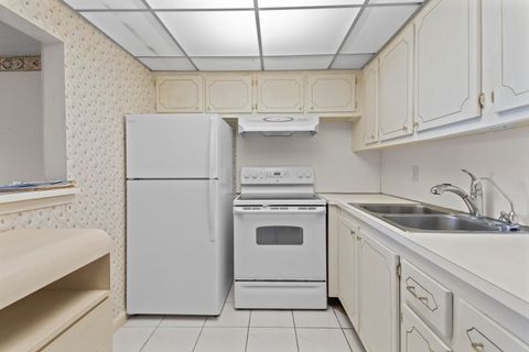 Photo of 270 Farnham L #270, Deerfield Beach, FL 33442 (MLS # R11148047)