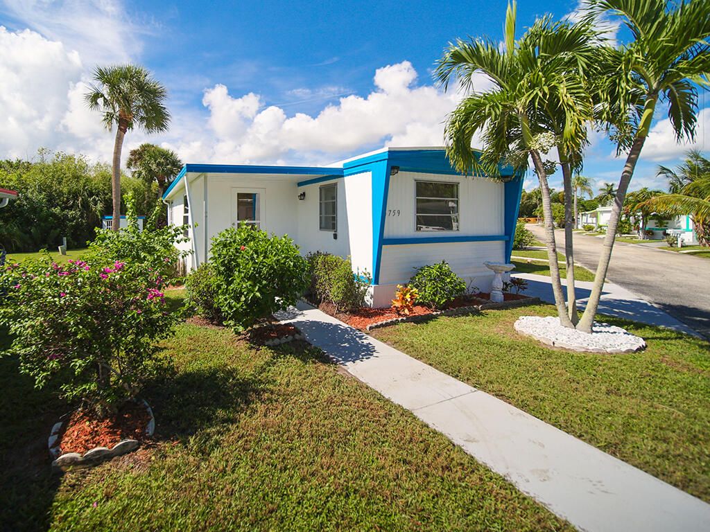 Photo of 4759 NE Blue Heron Lane, Jensen Beach, FL 34957 (MLS # R11026043)