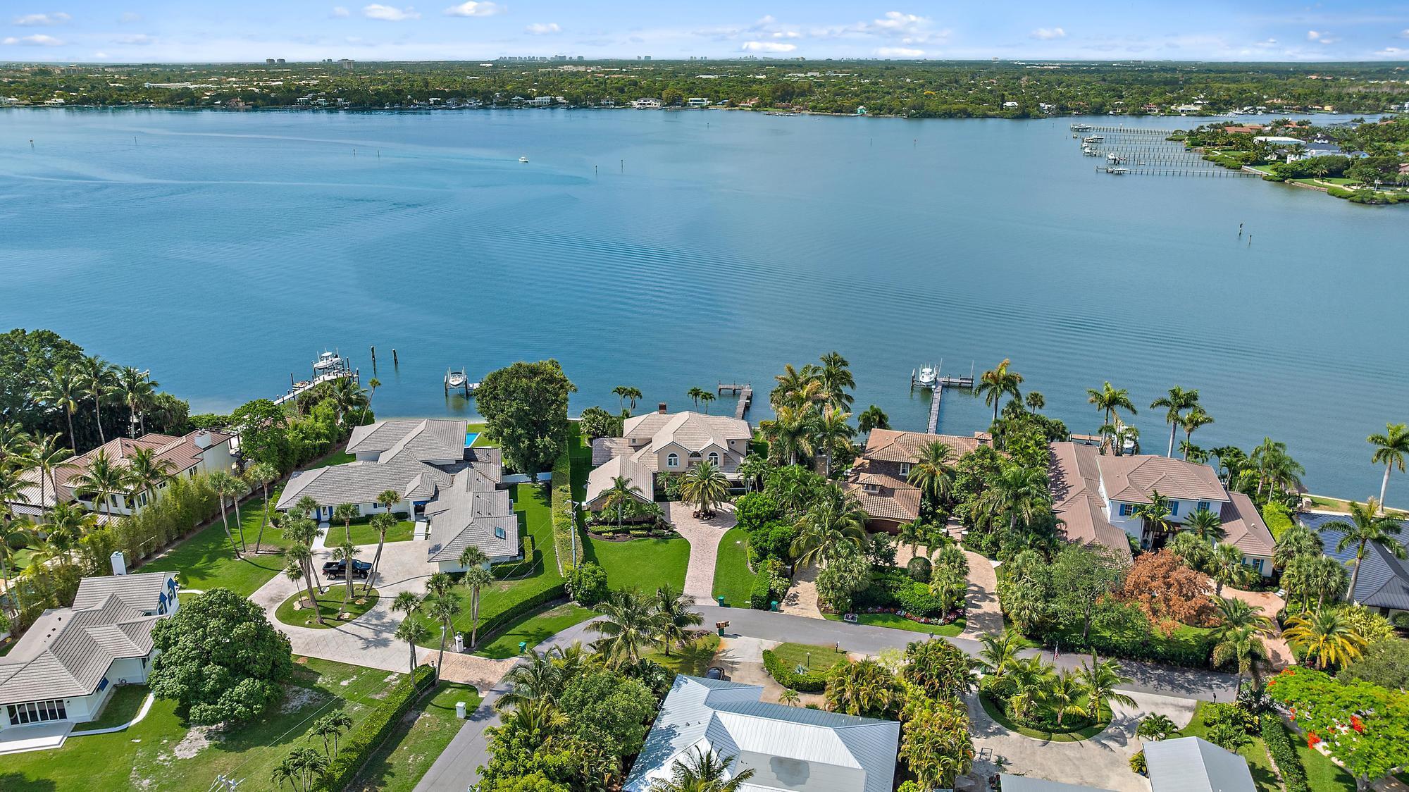 Tequesta Country Club - Residential