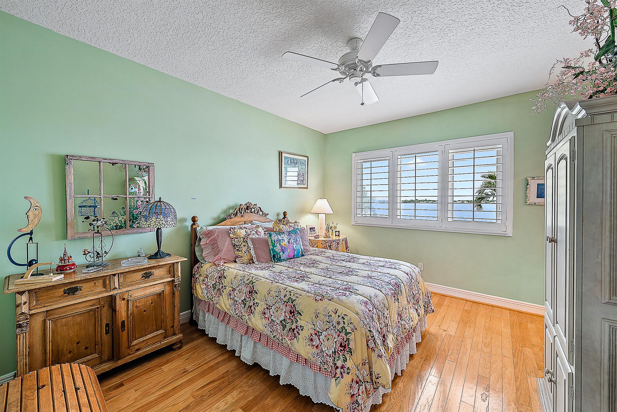 Tequesta Country Club - Residential