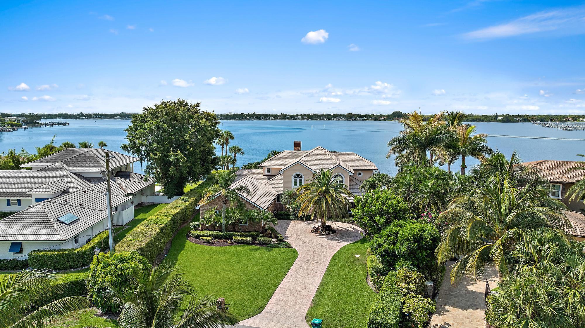 Tequesta Country Club - Residential