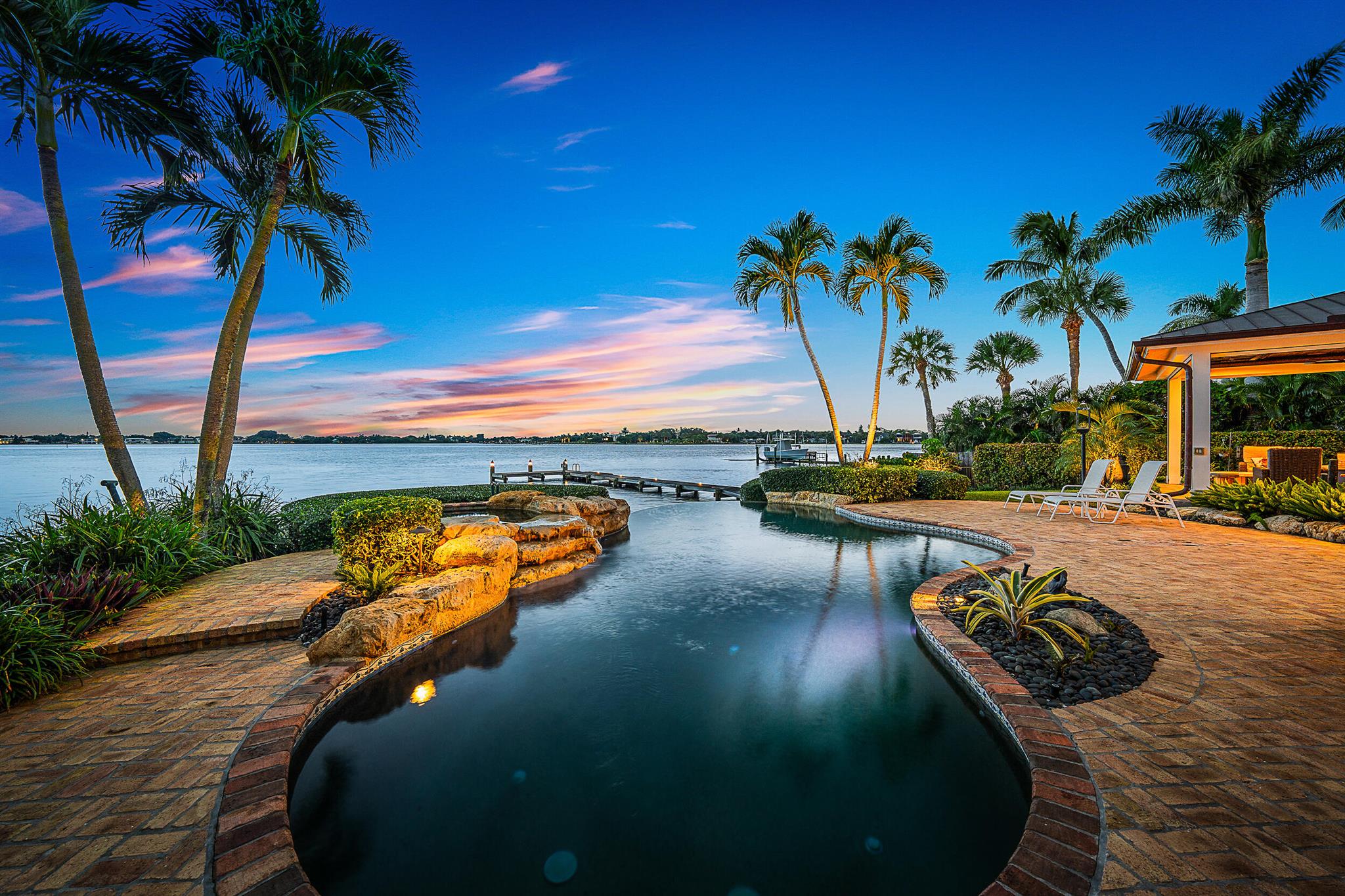 Tequesta Country Club - Residential