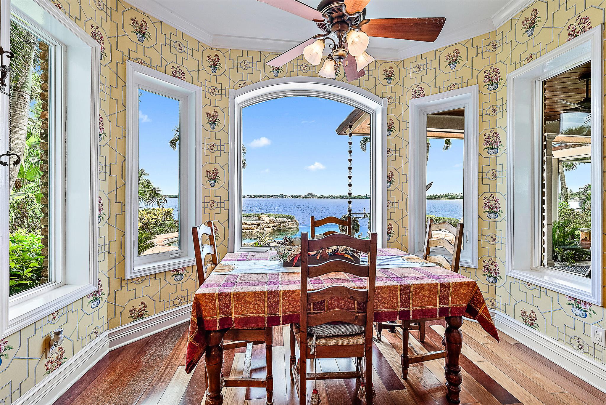 Tequesta Country Club - Residential