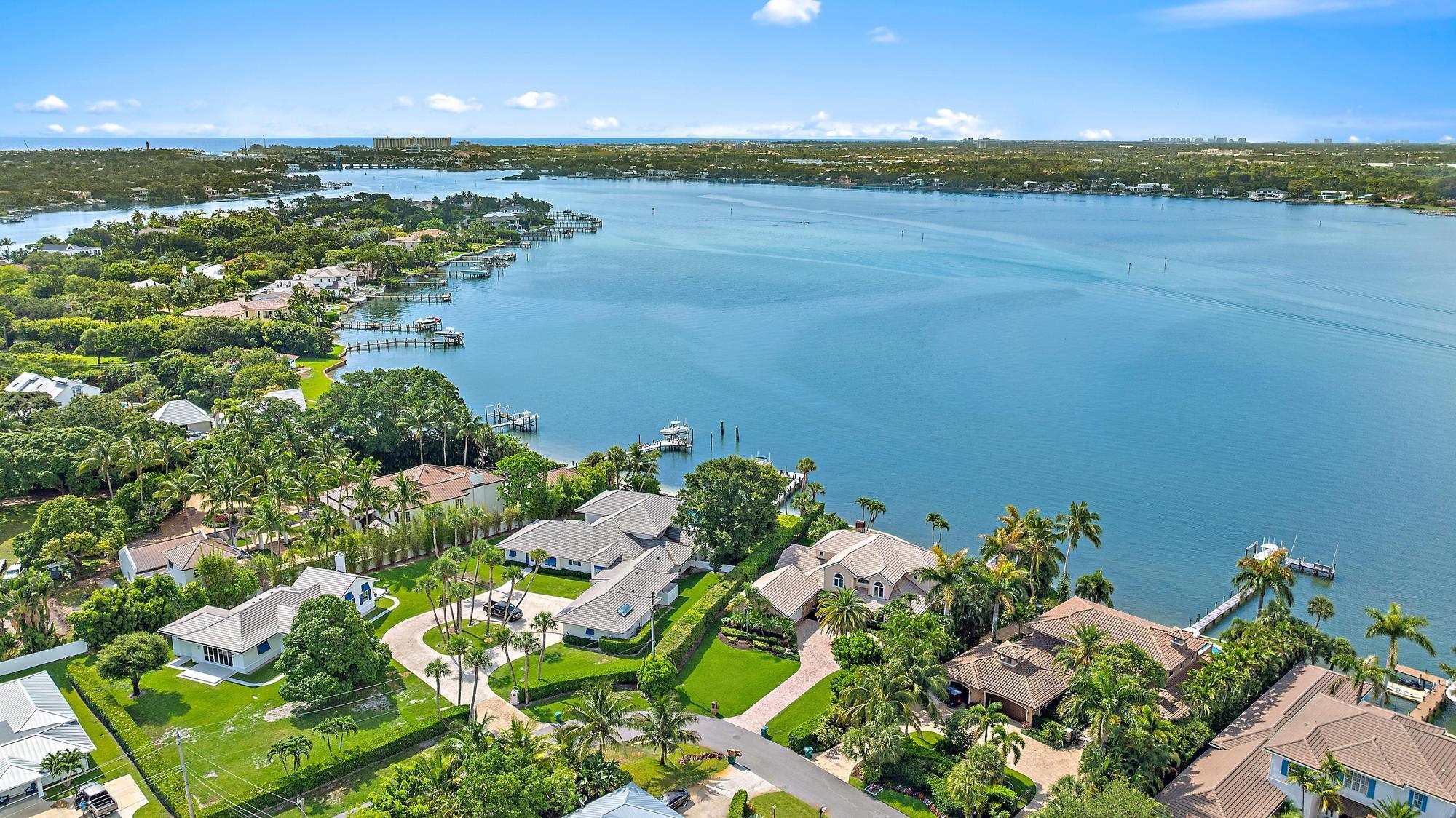 Tequesta Country Club - Residential