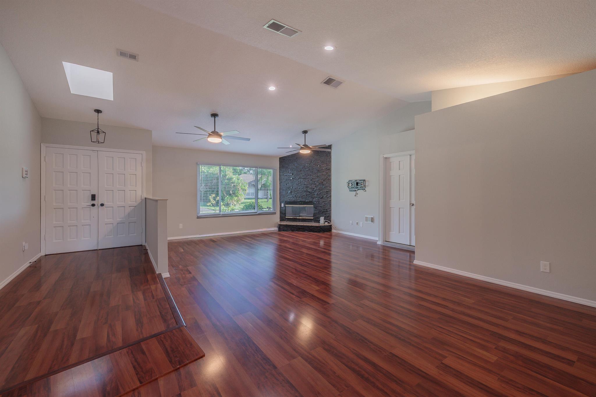 PORT ST LUCIE SECTION 10 - Residential Lease