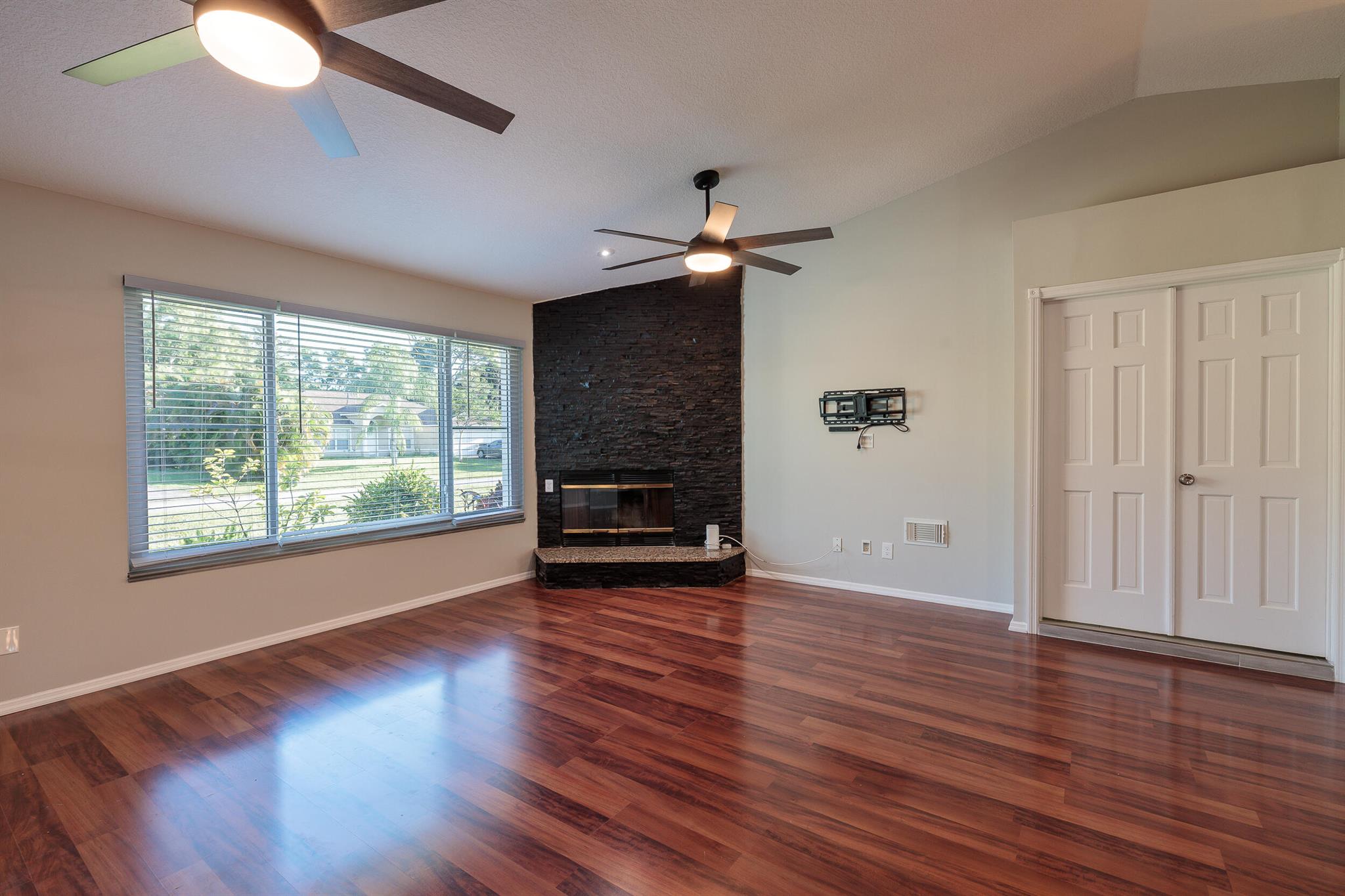 PORT ST LUCIE SECTION 10 - Residential Lease