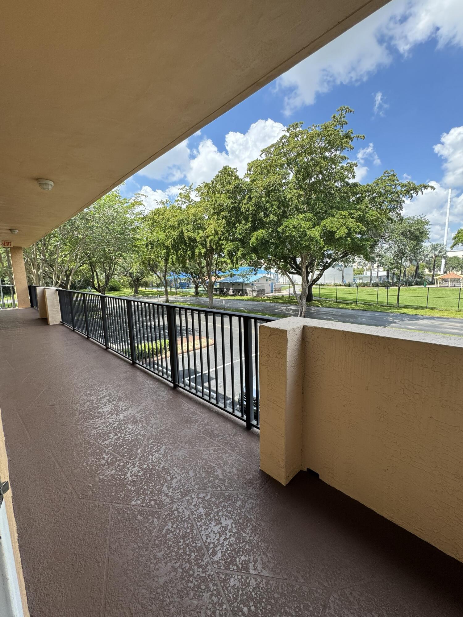 CORAL GATE XII CONDO - Residential
