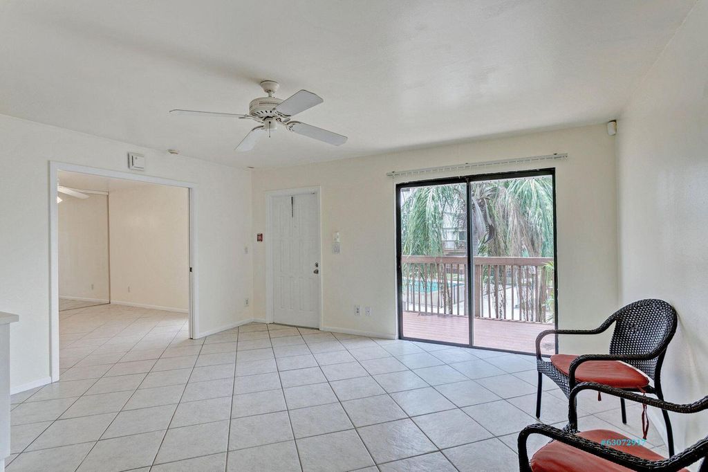 Photo of 635 Executive Center Drive #M203, West Palm Beach, FL 33401 (MLS # R11038442)